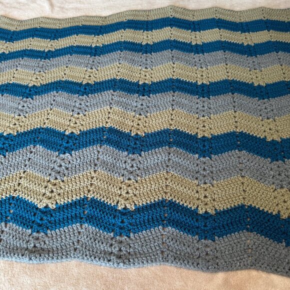 Vintage crochet afghan throw blanket chevron pattern wavy blue gray back of couc - Picture 3 of 6